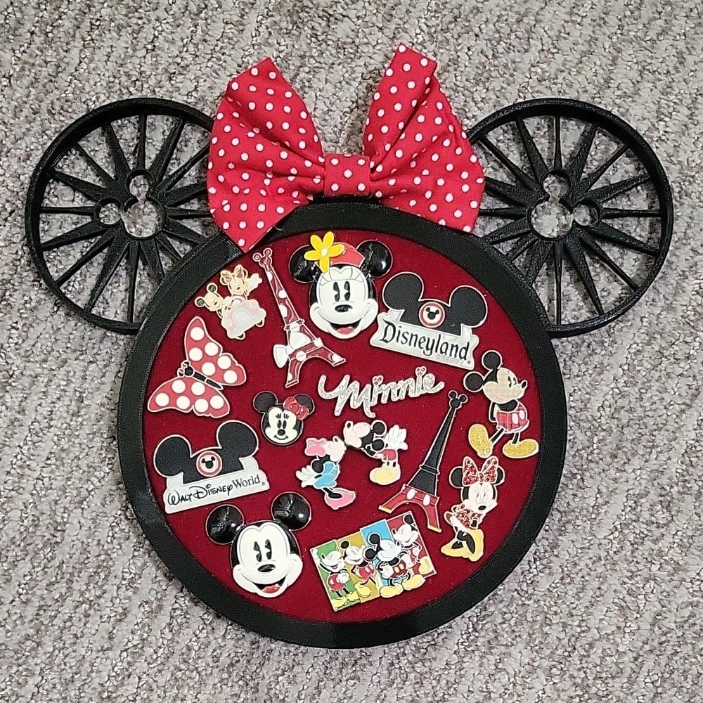 Mickey and Minnie Disney Pins & Factory 55 3D Printed  Pin Board and Minnie Ears